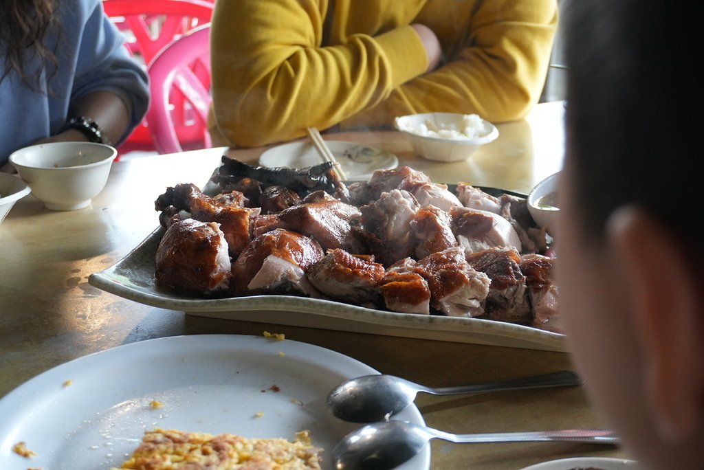 山仔頂甕仔雞｜菜色選擇多，甕仔雞皮脆肉嫩｜嘉義甕仔雞