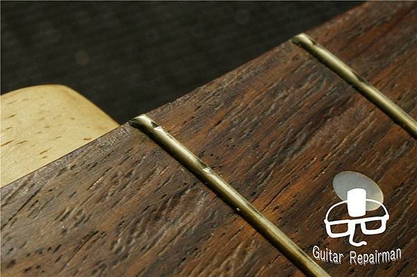 【Gibson】{Fret leveling}{更換牛骨上枕