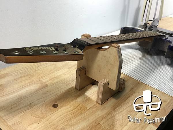 【開箱】Dr.Duck&apos;s Guitar Neck Rest