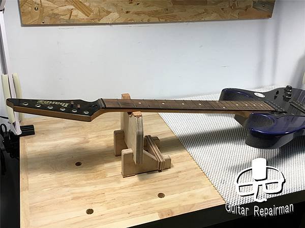 【開箱】Dr.Duck&apos;s Guitar Neck Rest