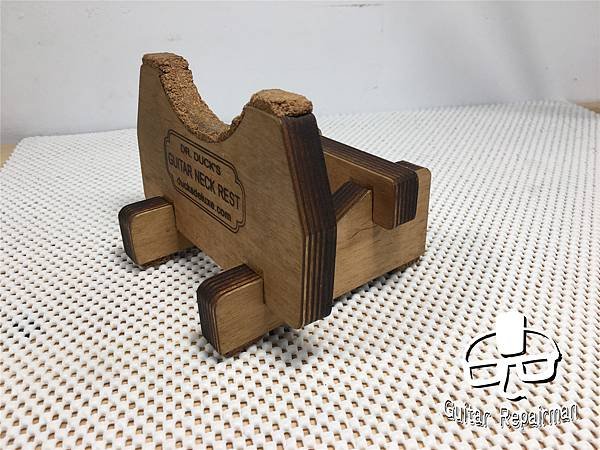 【開箱】Dr.Duck&apos;s Guitar Neck Rest