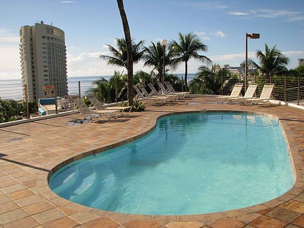 bv_pool003.jpg