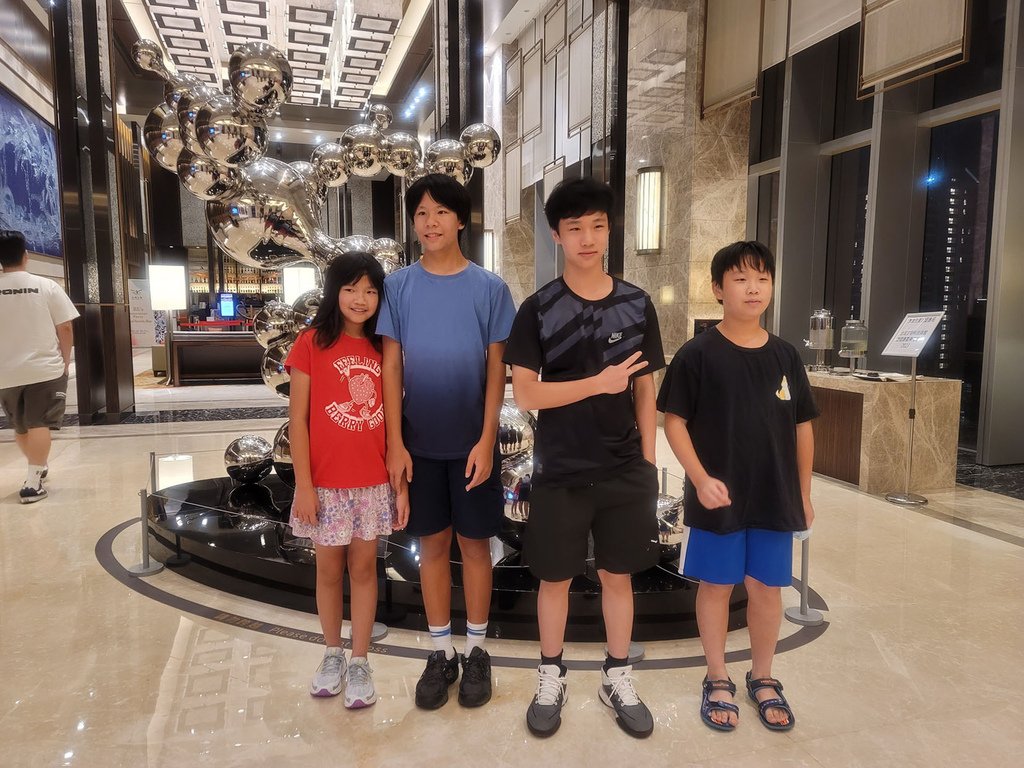 LINE_ALBUM_2023723-24回老家吃飯 28到台北團聚_230730_25.jpg