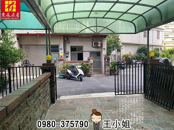 LINE_ALBUM_福順街正四樓6房車庫透天1598萬_241009_12.jpg