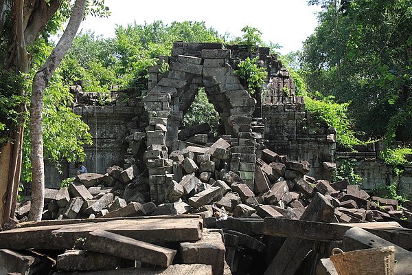 亂石崩雲 Beng Mealea