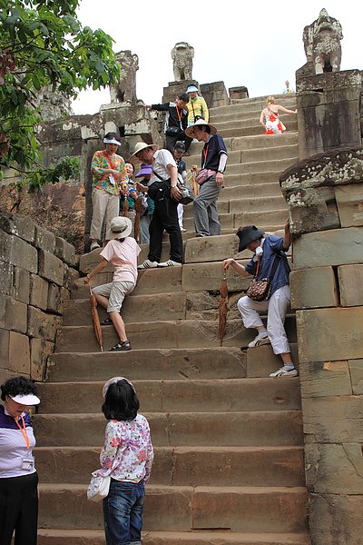 Phnom Bakheng巴肯山要上塔頂的階梯