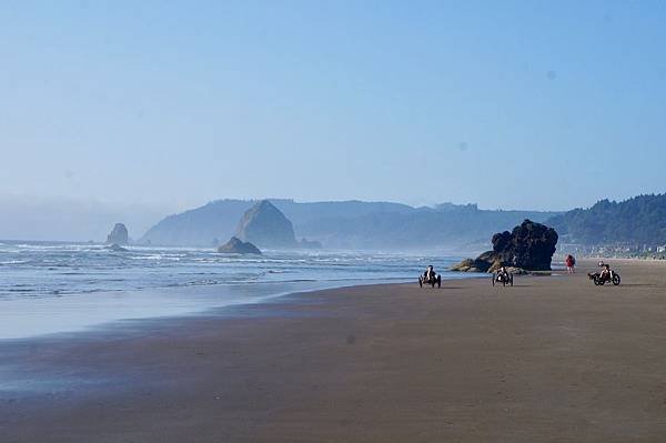 奧瑞岡州西北角海岸著名的Cannon Beach OR