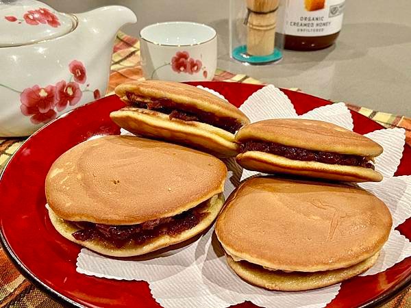 銅鑼燒(Dorayaki)和紫薯餅甜點