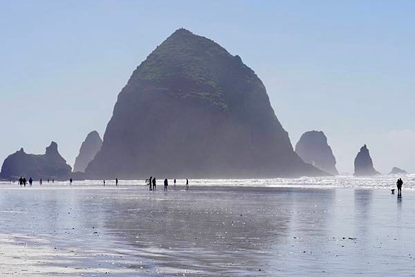 奧瑞岡州西北角海岸著名的Cannon Beach OR