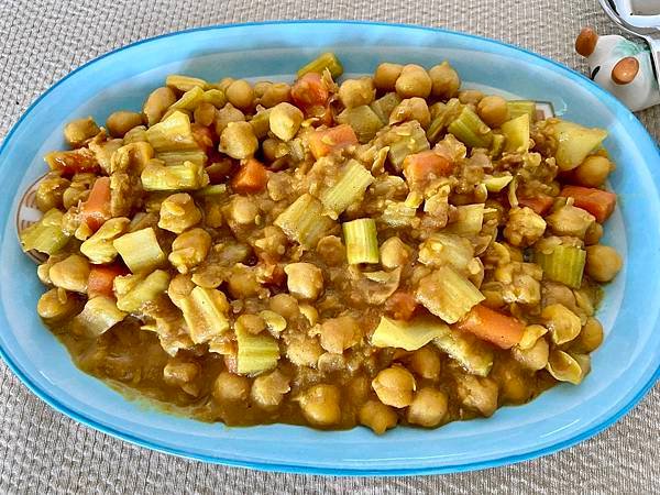 咖哩curry雞和鷹嘴豆(chickpeas)