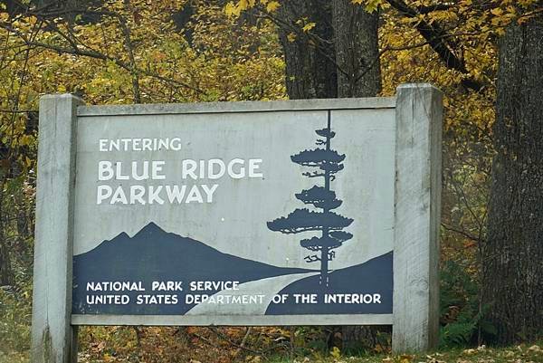 藍嶺之路Blue Ridge Parkway銜接延續兩大國家