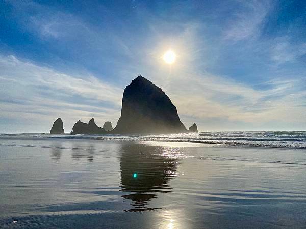 奧瑞岡州西北角海岸著名的Cannon Beach OR