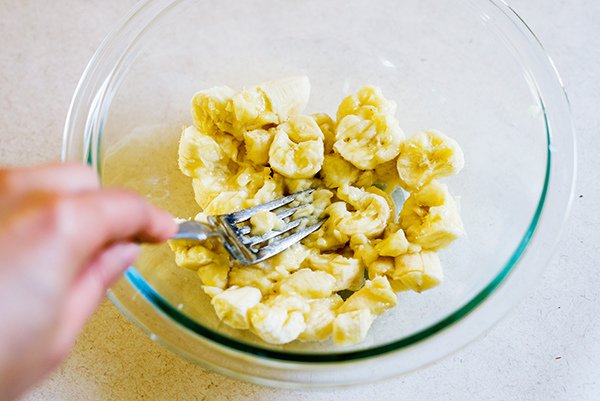 Flour-free banana pancakestep1