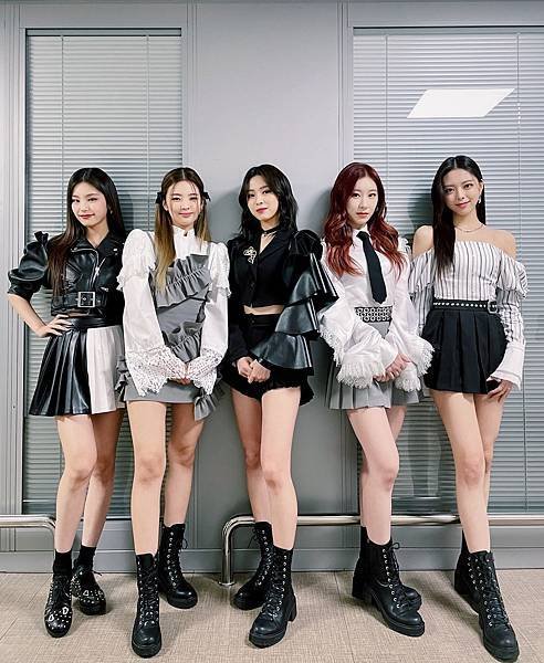 itzy.jpeg