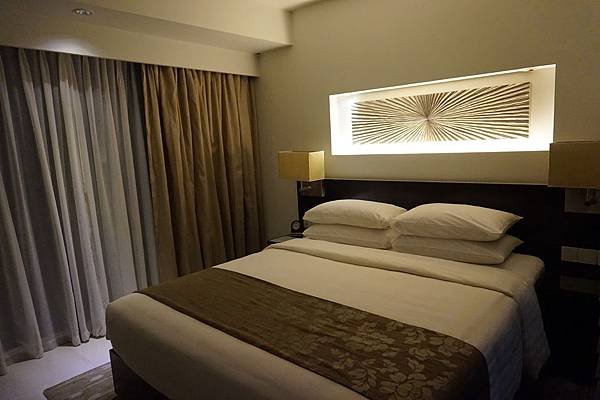 Deluxe Room-1.JPG