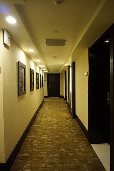 Hall Way-1.JPG