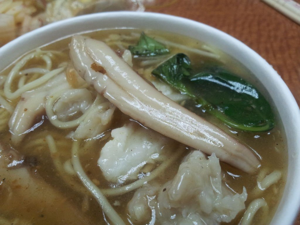 魷魚的長度就快跟碗一樣長了