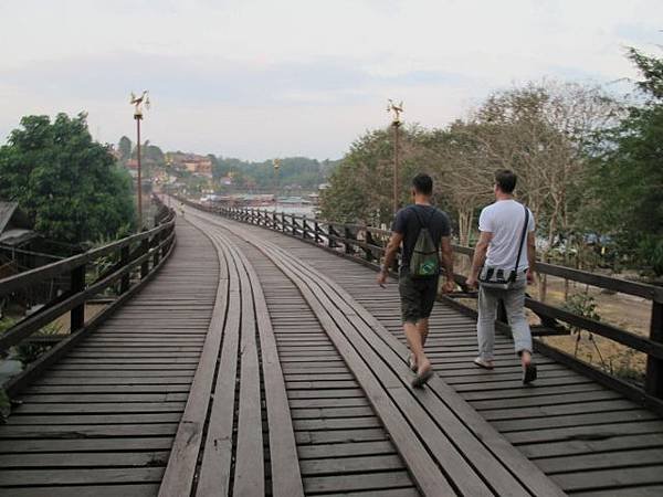 IG-A-Destination-O_Sangkhlaburi_008-OldMonBridge-640x480.jpg