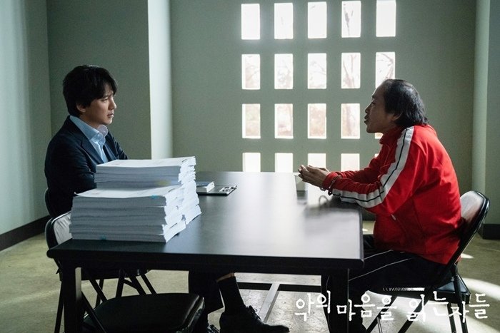 2022-01-14-Through the Darkness-Ep09-00.jpg