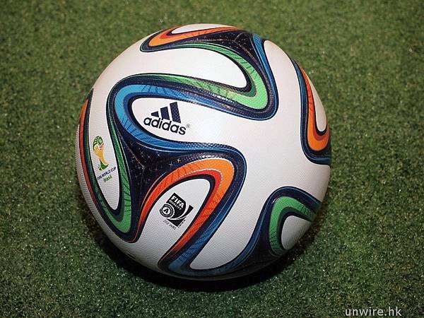 2014 Brazuca.jpg