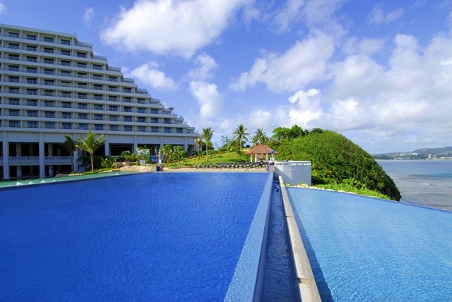 Exterior Infinity Pool Exterior