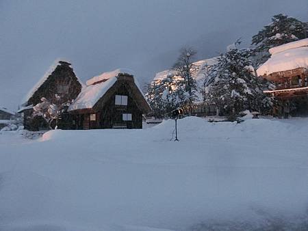 日本自由行開放名古屋自由行夢幻雪之國度合掌村點燈遊記及交通方