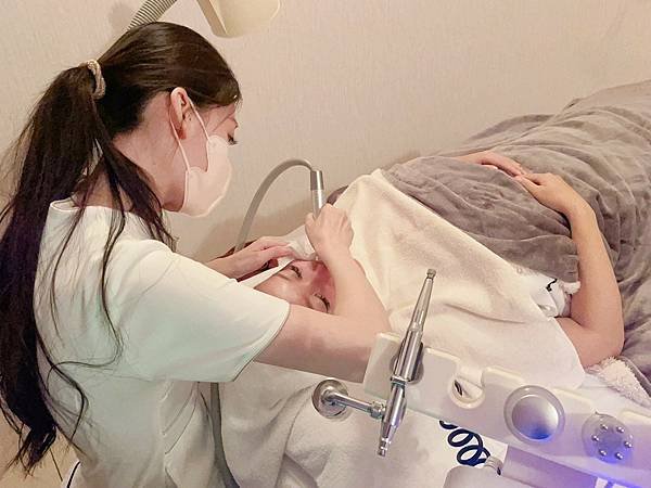 【高雄SPA做臉推薦】職場媽媽的美膚秘密  花漾醫朵複合式美