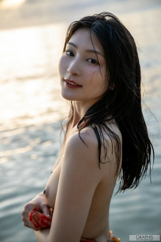 Suzu Honjo 本庄鈴, Graphis Gals 「