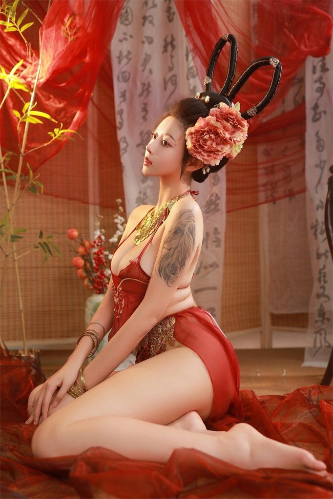 奈汐酱nice 自撮り(niceoppi) - Red Tent Dance (46).jpg