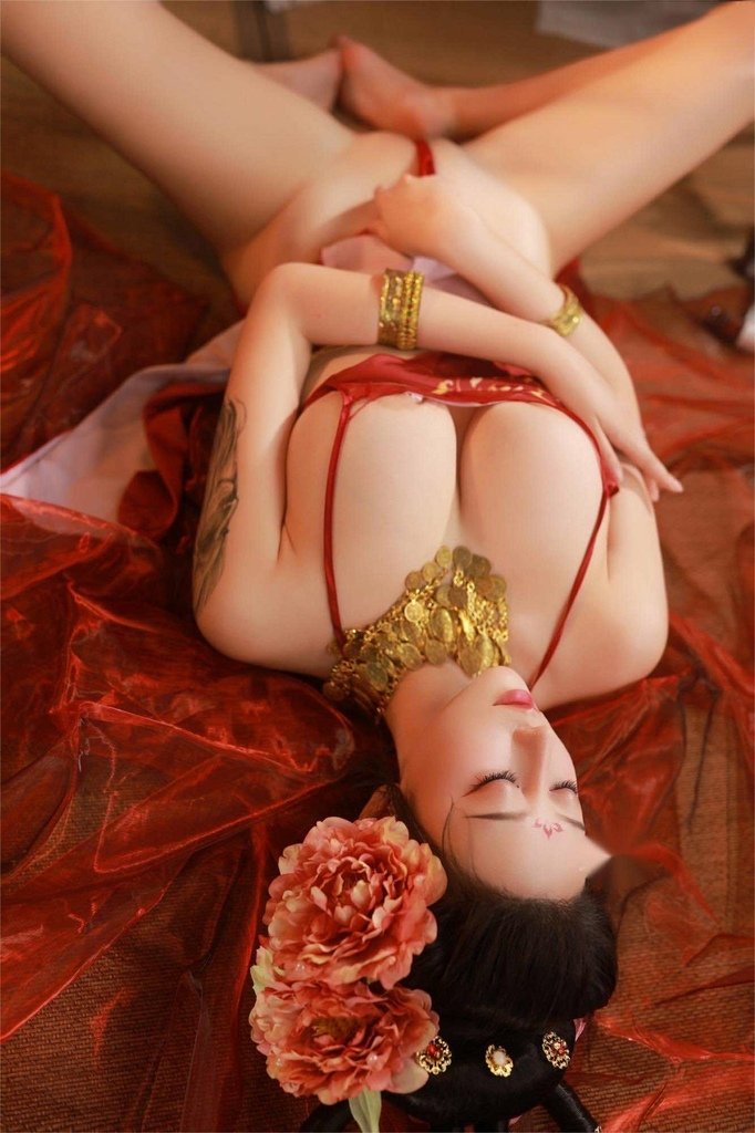 奈汐酱nice 自撮り(niceoppi) - Red Tent Dance (56).jpg