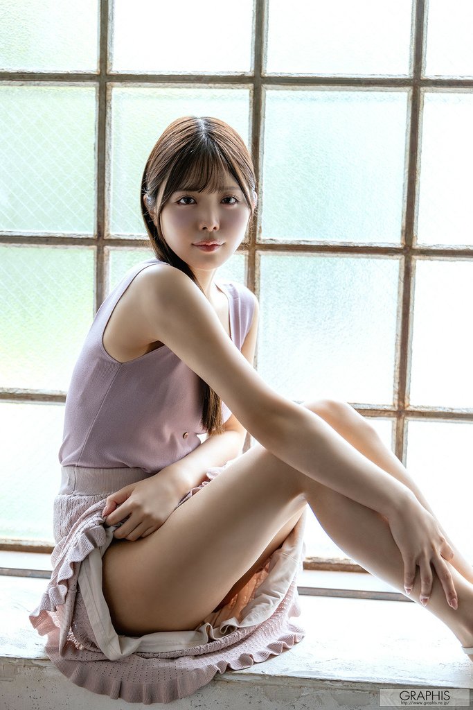 Asuka Furuya 降矢あすか, Graphis Fi