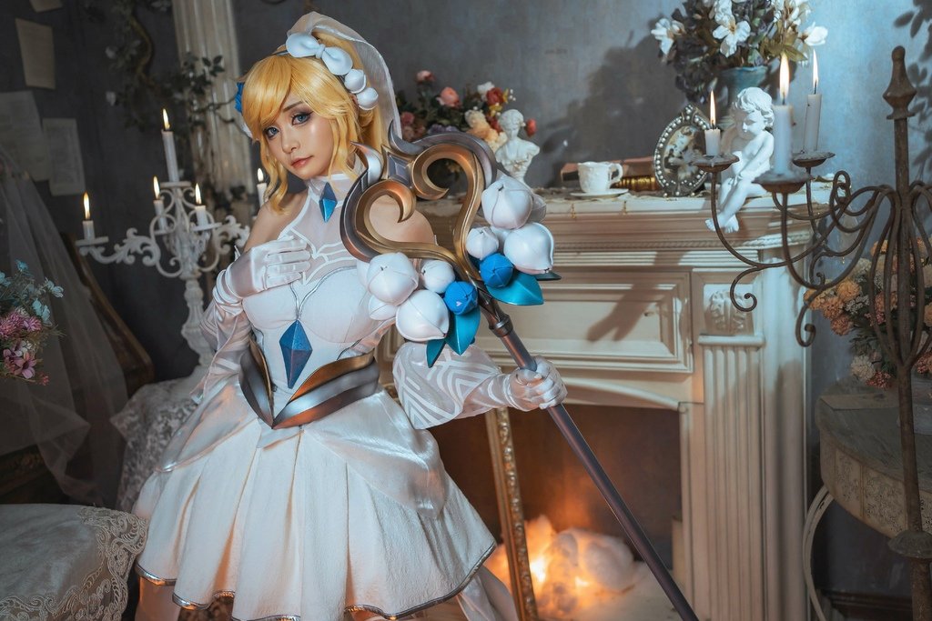 Nekokoyoshi (爆机少女喵小吉) cosplay Lux - League of Legends (2).jpg
