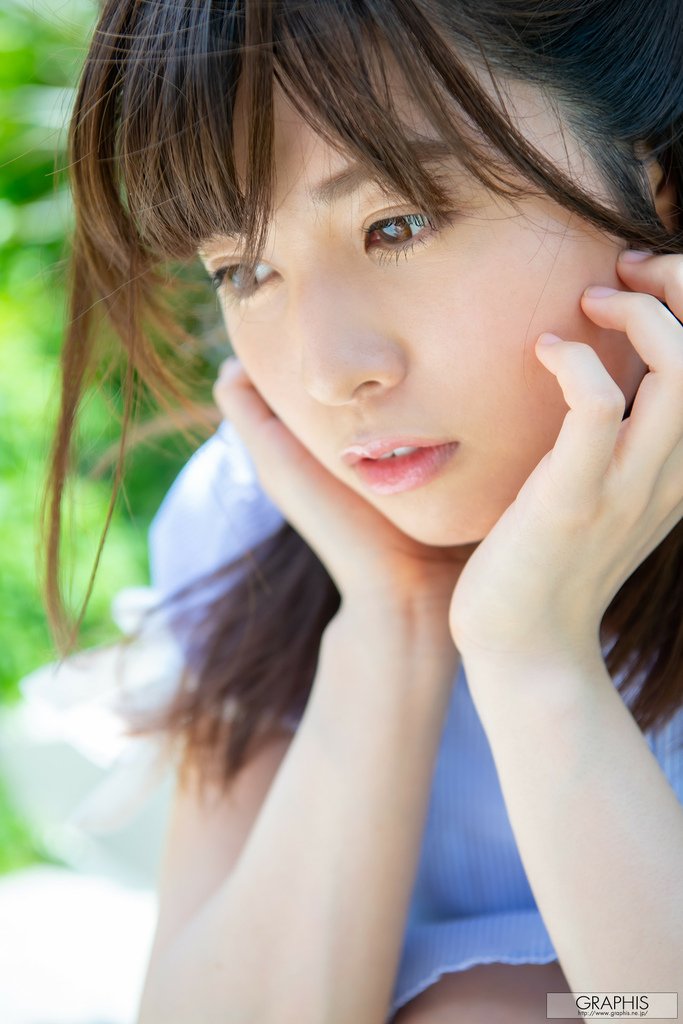 Nanase Asahina 朝比奈ななせ, Graphis