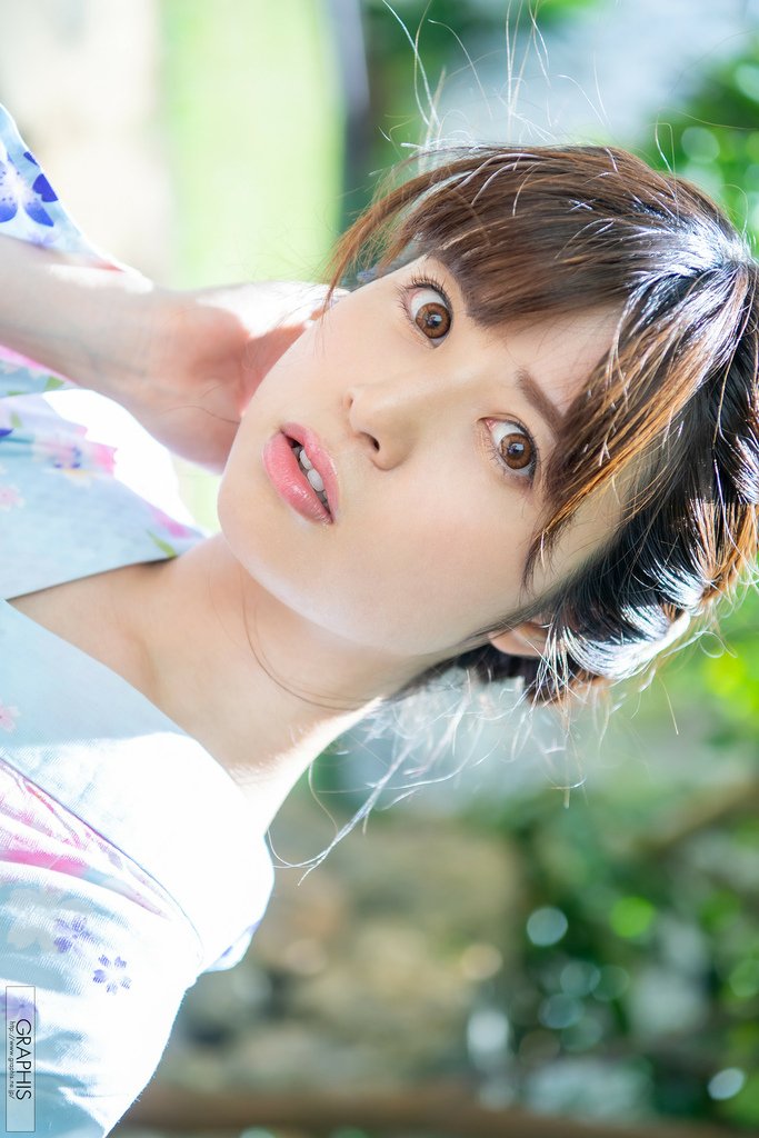 Nanase Asahina 朝比奈ななせ, Graphis