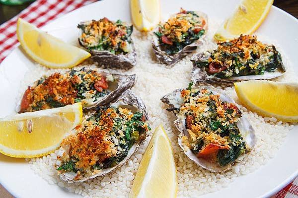 Oysters Rockefeller 800 3824.jpg