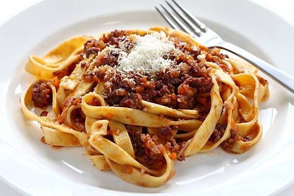 ptagliatelle al ragu.jpg