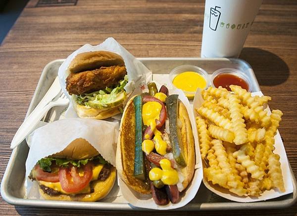 Shake Shack shackburger 1.jpg