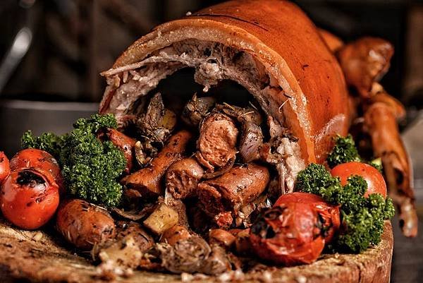 Stuffed Lechon.jpg