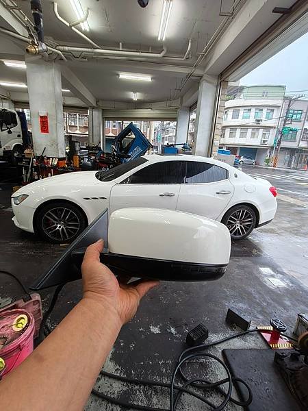 瑪莎拉蒂 Maserati Ghibli 電動照後鏡無法收折修理