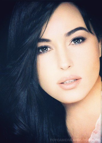 義大利美女-Monica.jpg_effected-003.jpg