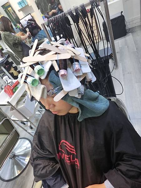 雲林斗六 H hair Nancy髮型造型師!!!!俏麗微捲