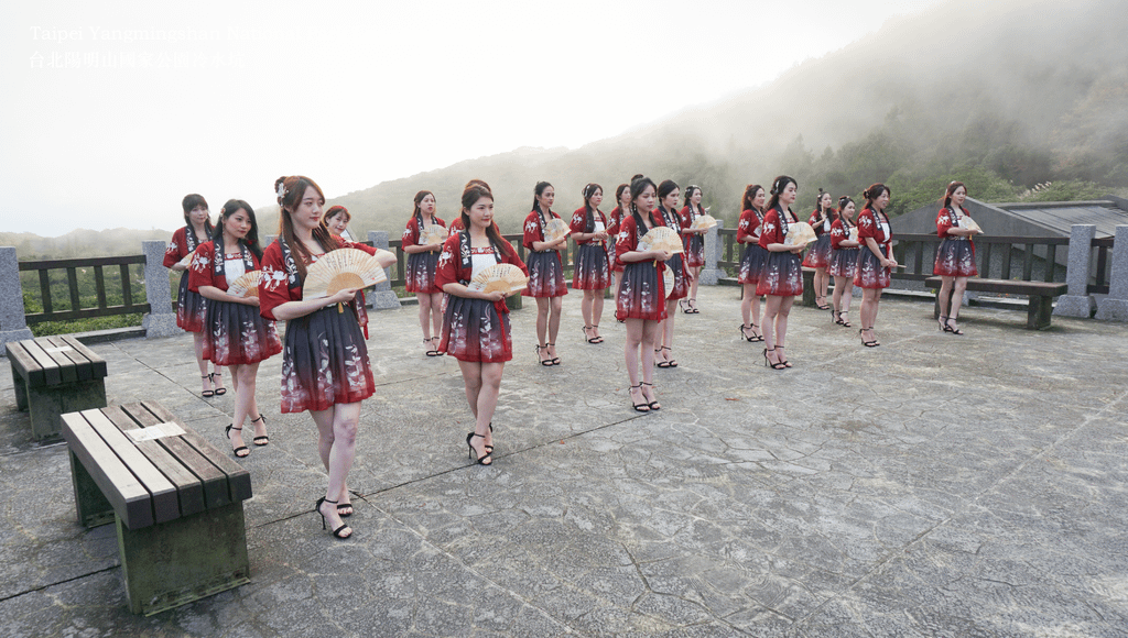 台北陽明山國家公園冷水坑｜虎年祝福｜賀歲片《燕無歇》破億神曲～問路家族 年度鉅獻｜中國風舞蹈,流行音樂舞蹈,虎年春聯,虎年吉祥話創意20.png