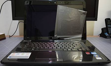 Lenovo IdeaPad Y560P-3.JPG