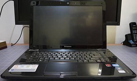 Lenovo IdeaPad Y560P-2.JPG