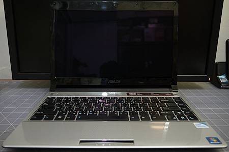 Asus UL30A-8.JPG