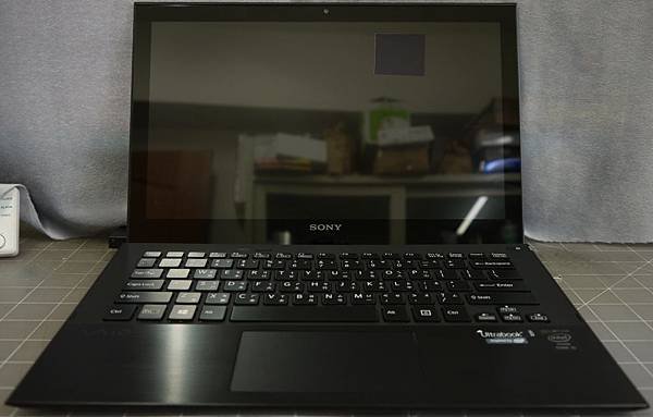 SONY VAIO SVP112 觸控螢幕筆記型電腦貼頂級AR鍍膜