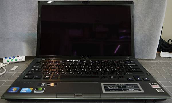 SONY VAIO Z1筆記型電腦貼頂級AR鍍膜