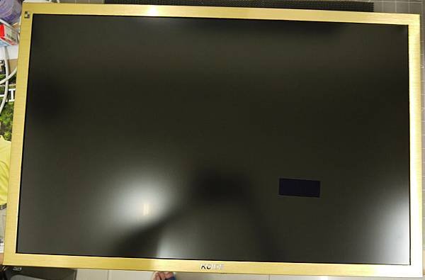 30&quot;桌上型LCD螢幕貼頂級AR鍍膜
