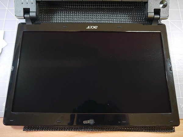 Acer 1830T-5.JPG