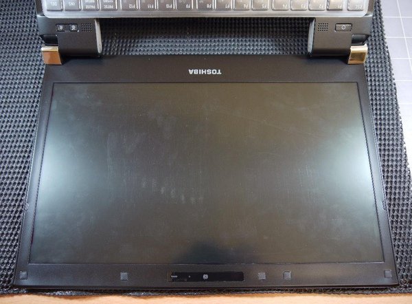 Toshiba R700-2.JPG
